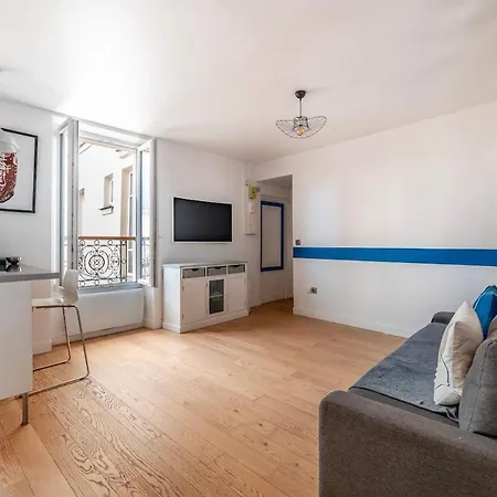 Downtown, Spacious & Cozy Lejlighed